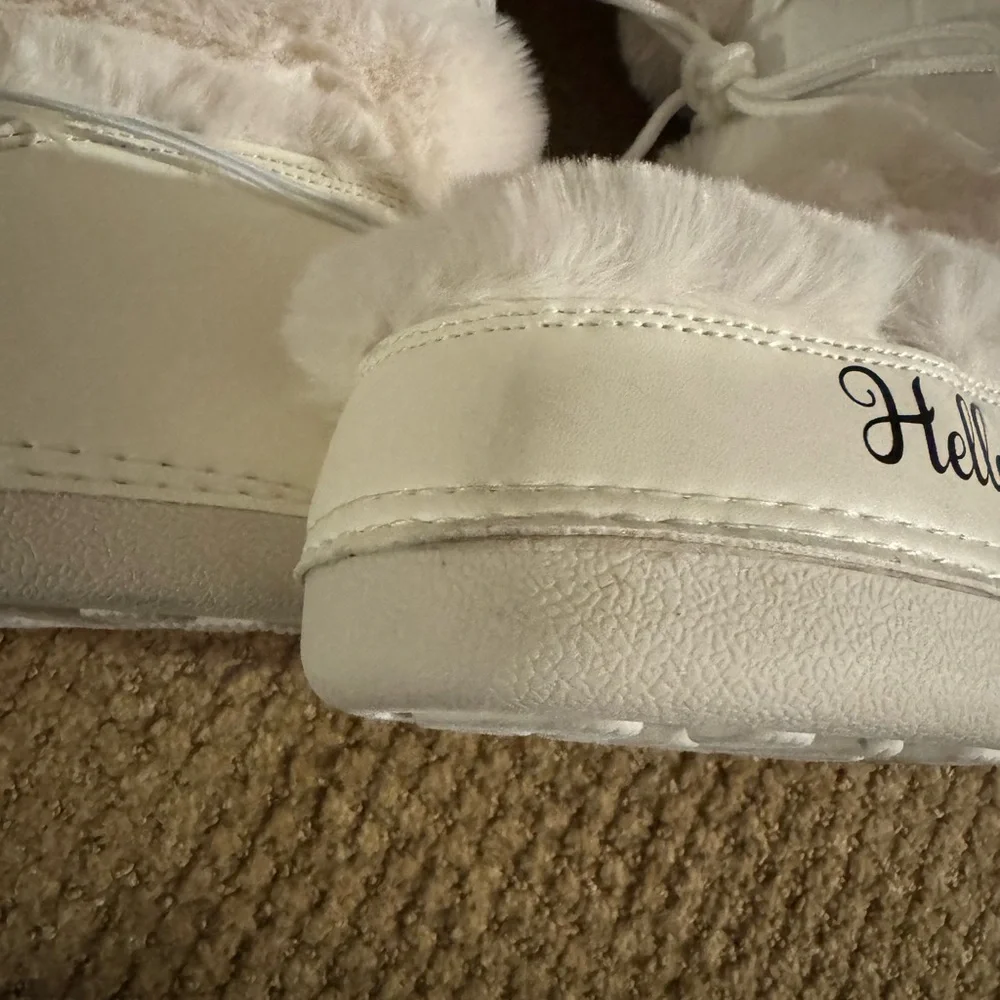 Forever 21 Cream Fur Hello Kitty Boots - Picture 4 of 4